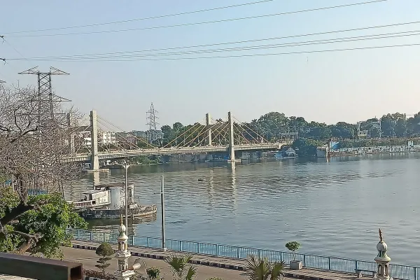 Cable-stayed bridge over the Upper Lake in Bhopal
